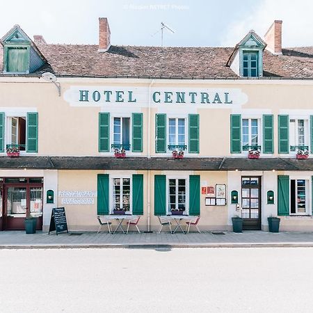 Hotel Le Central Boussac  エクステリア 写真