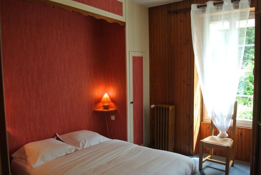 Hotel Le Central Boussac  部屋 写真