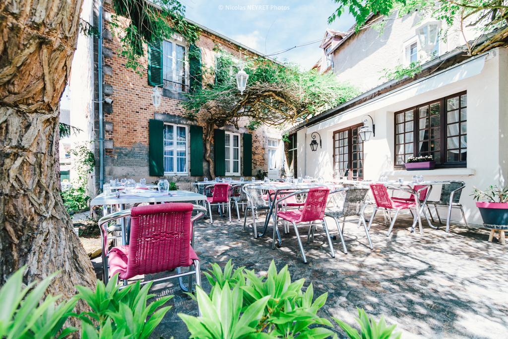 Hotel Le Central Boussac  エクステリア 写真