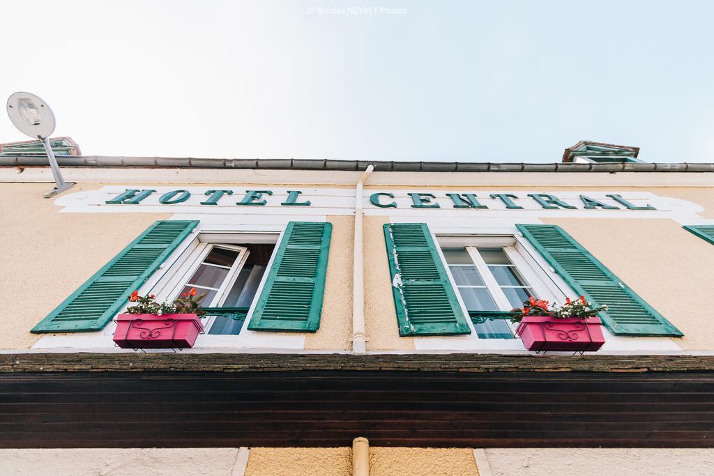 Hotel Le Central Boussac  エクステリア 写真